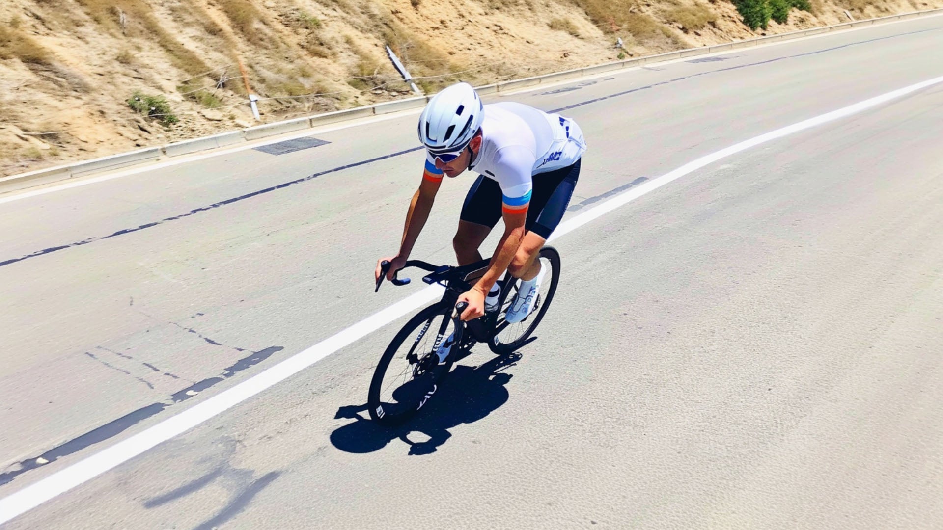 Top Tips for Cycling in Hot Weather: How to Adapt and Stay Cool